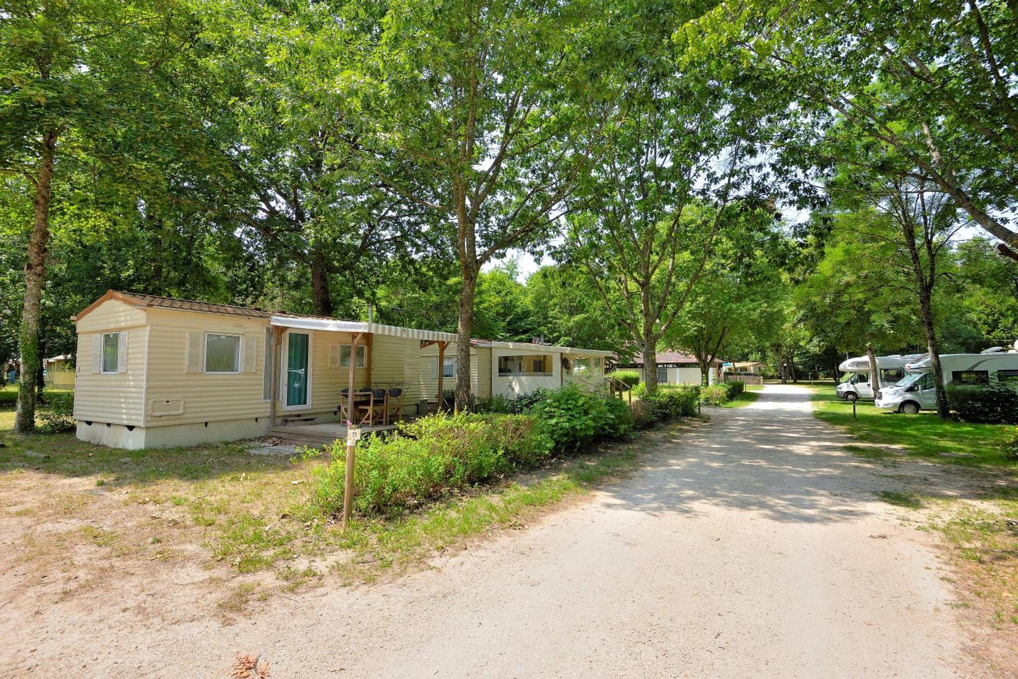 Camping Etang De La Vallee Combreux Luaran gambar