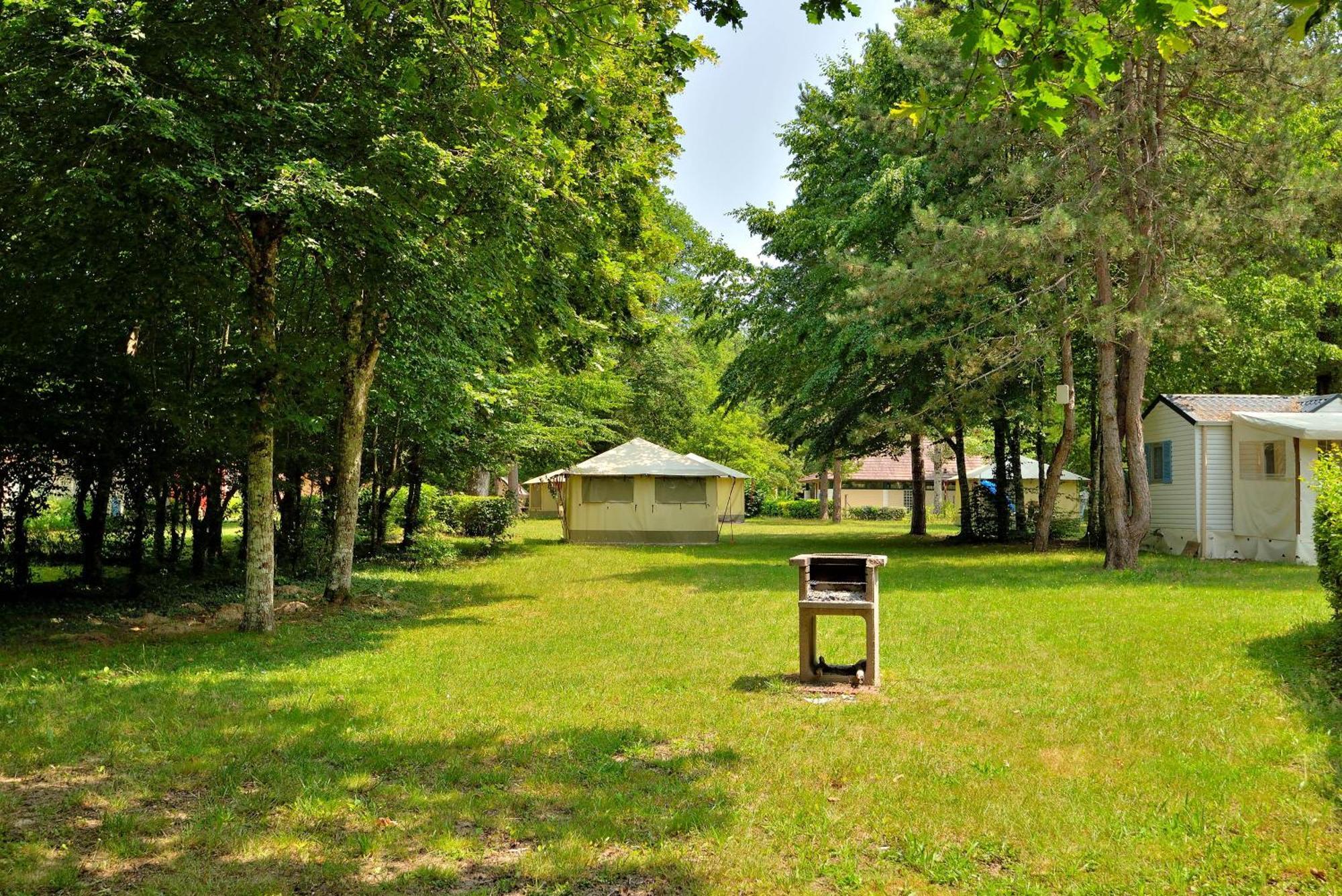 Camping Etang De La Vallee Combreux Luaran gambar