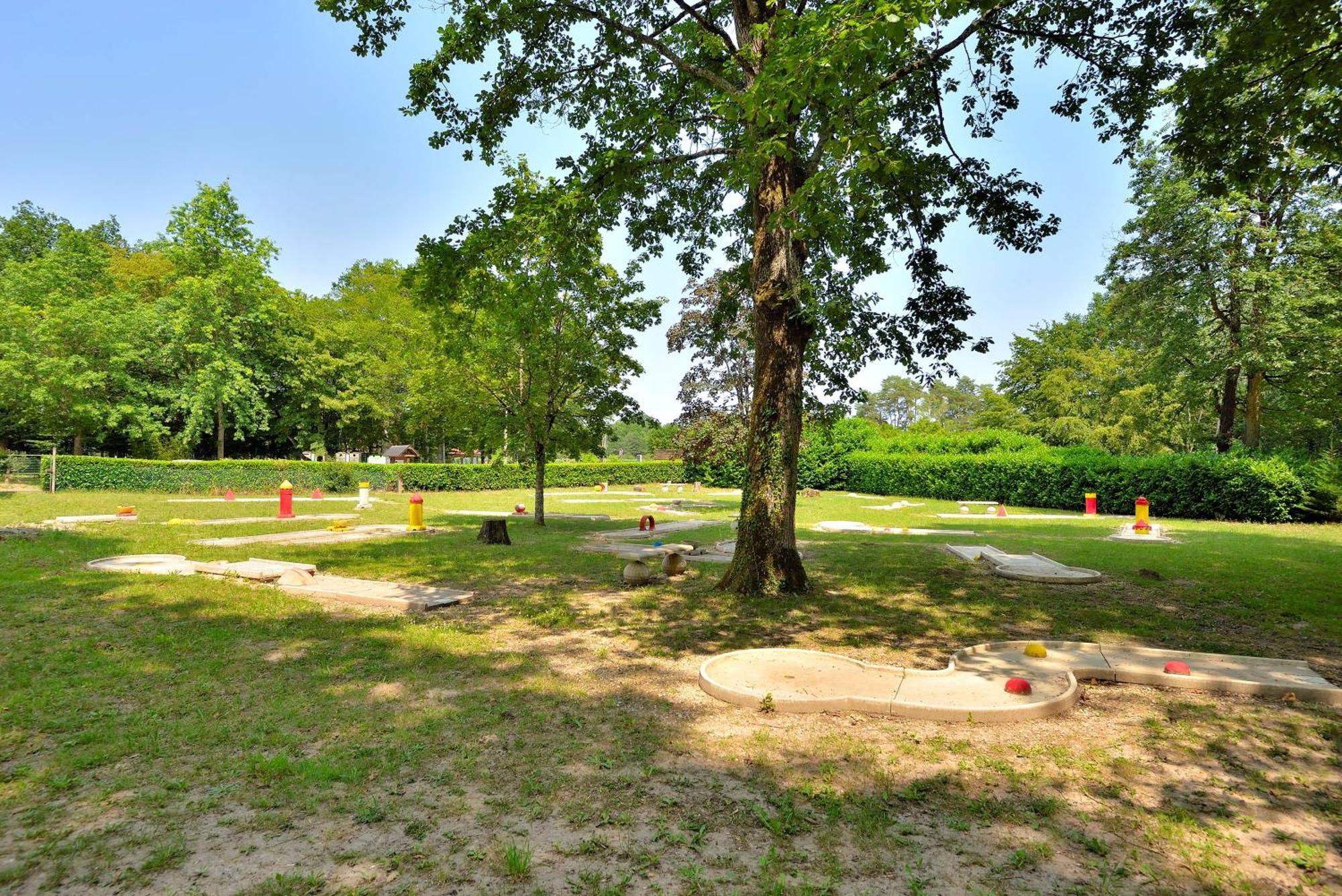 Camping Etang De La Vallee Combreux Luaran gambar