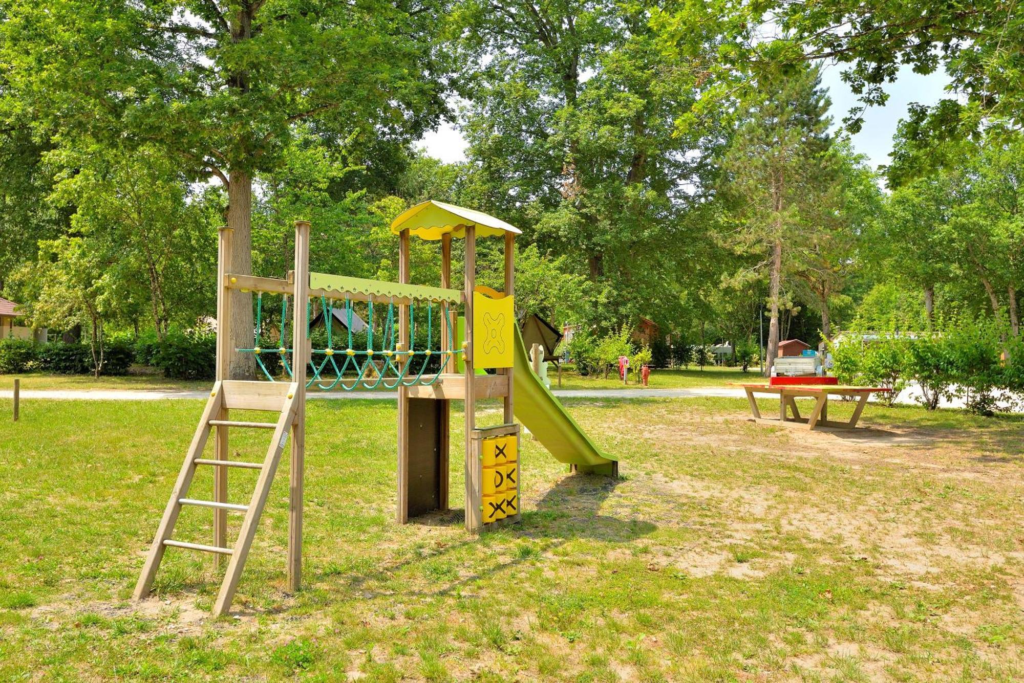 Camping Etang De La Vallee Combreux Luaran gambar