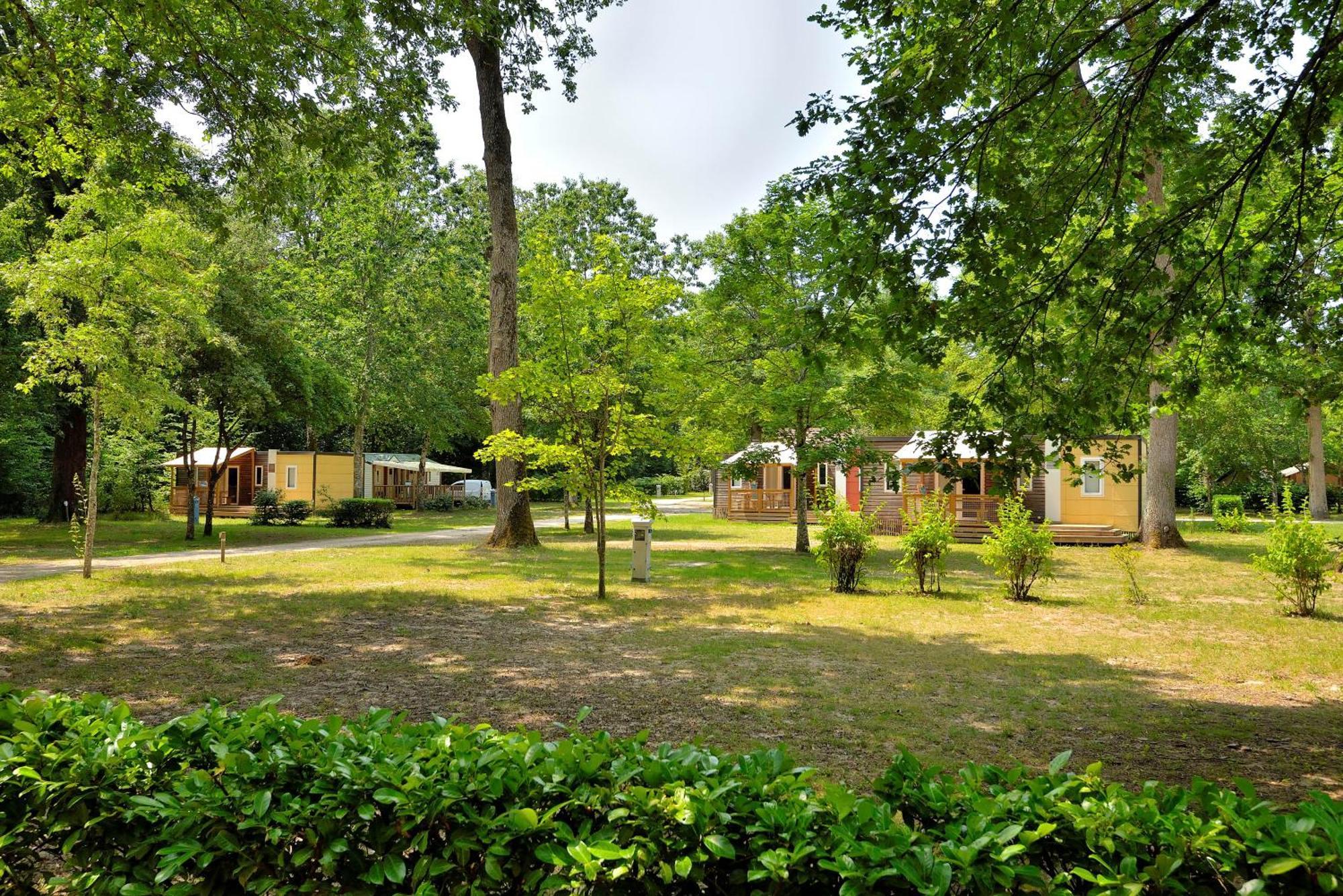Camping Etang De La Vallee Combreux Luaran gambar