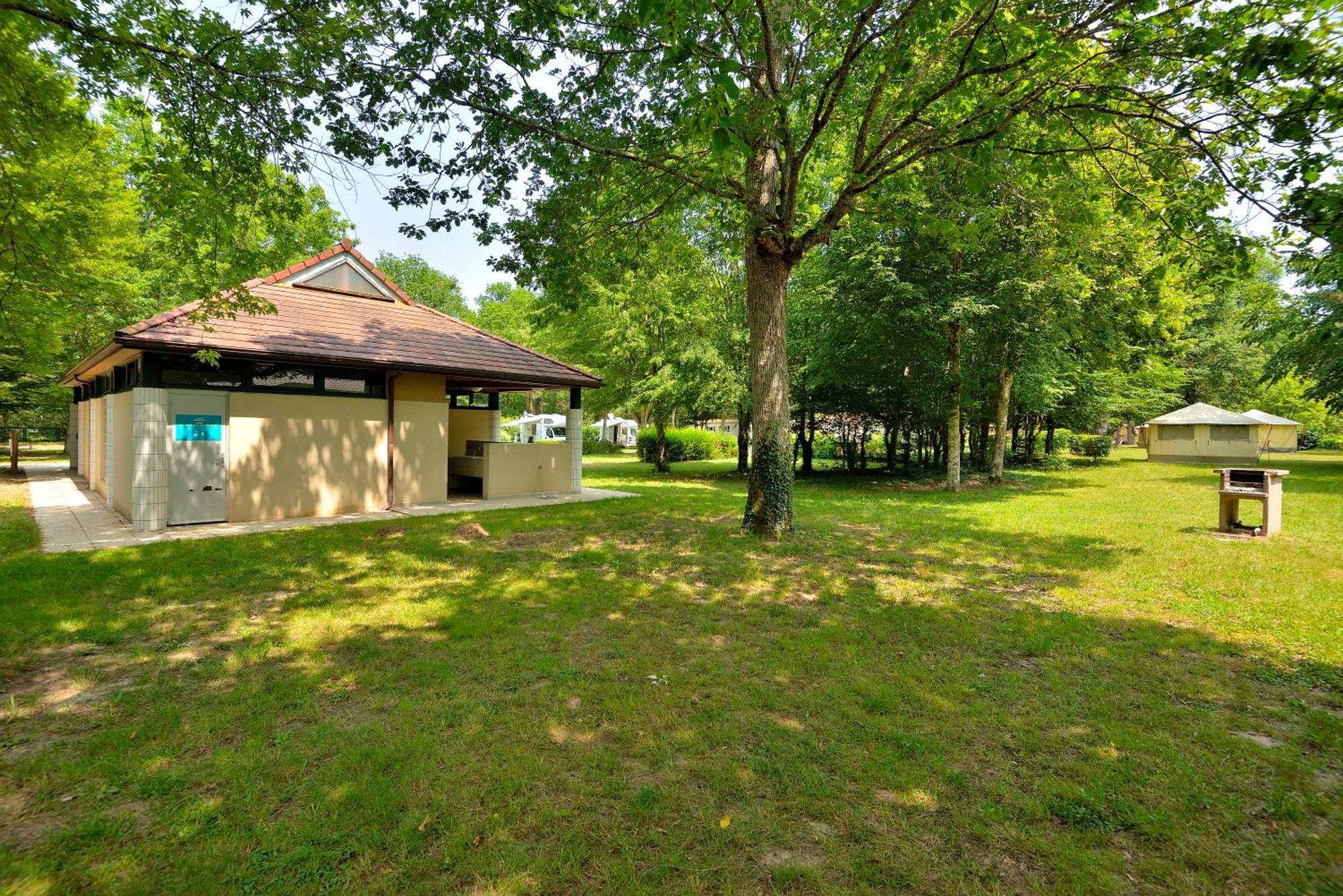 Camping Etang De La Vallee Combreux Luaran gambar