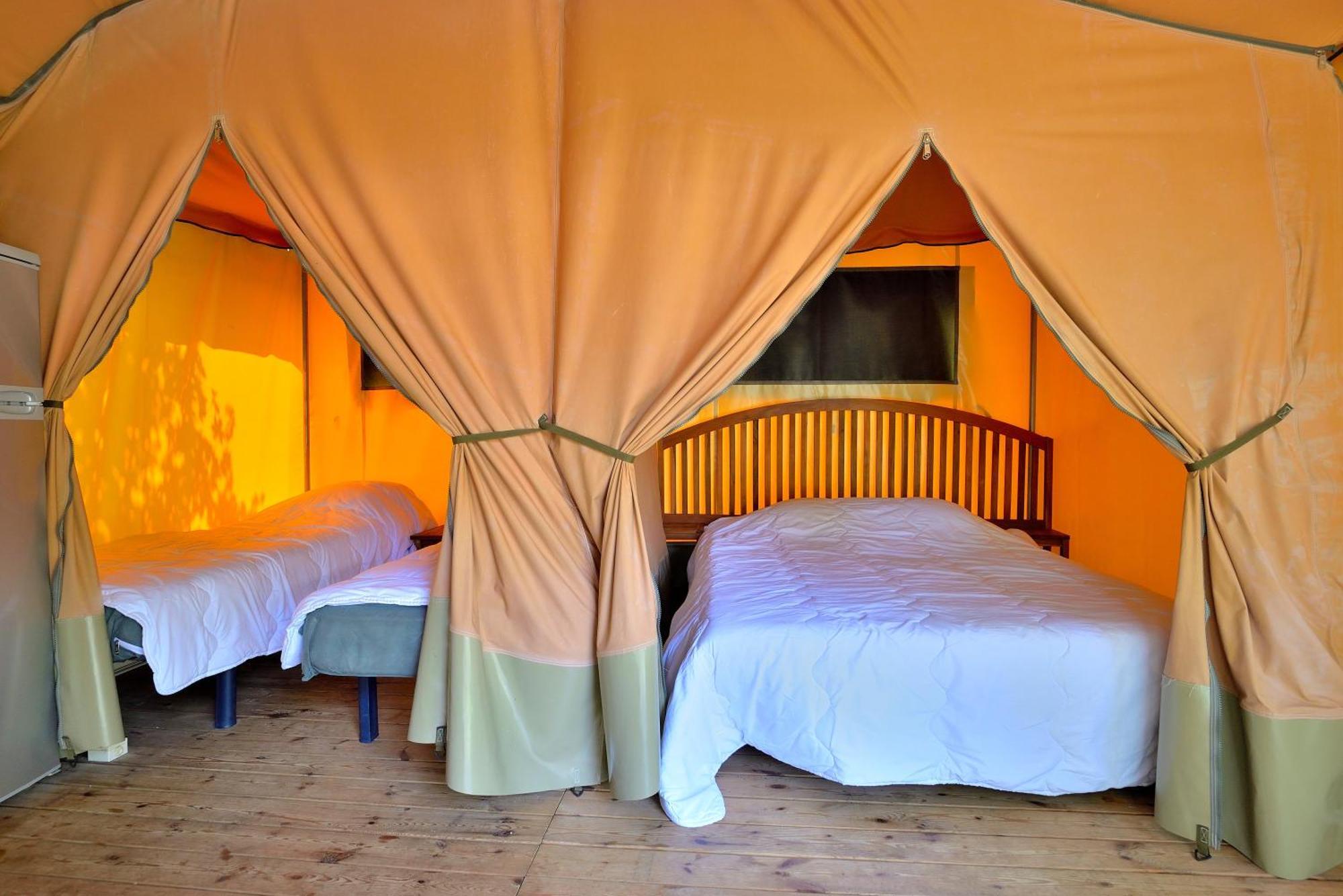 Camping Etang De La Vallee Combreux Bilik gambar